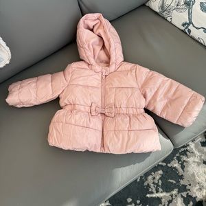 Pink baby girls puffer jacket by BabyGap size 12-18 months  like new
